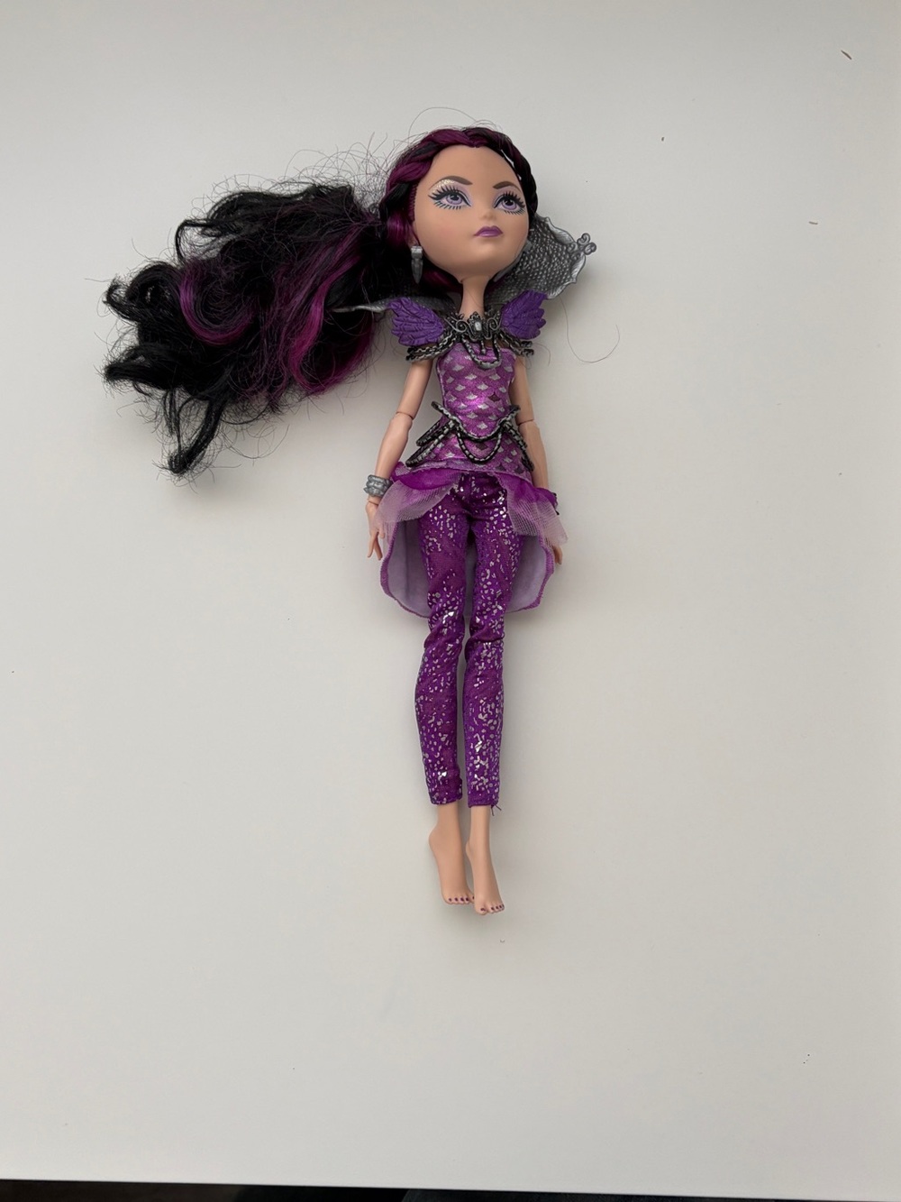 ever after high raven queen legacy day missing accessories